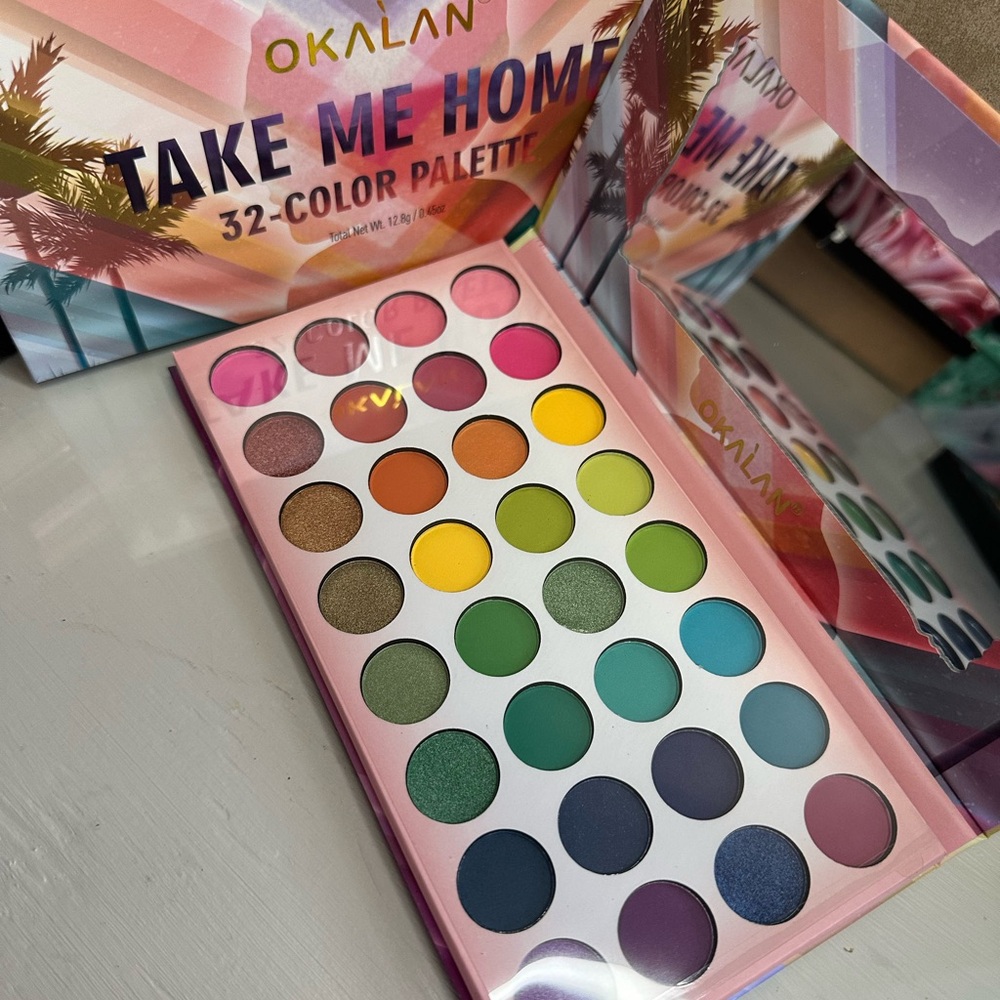 Eye shadow palette - Picture 3 of 4